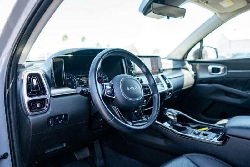 Used 2022 Kia Sorento SXImage 10