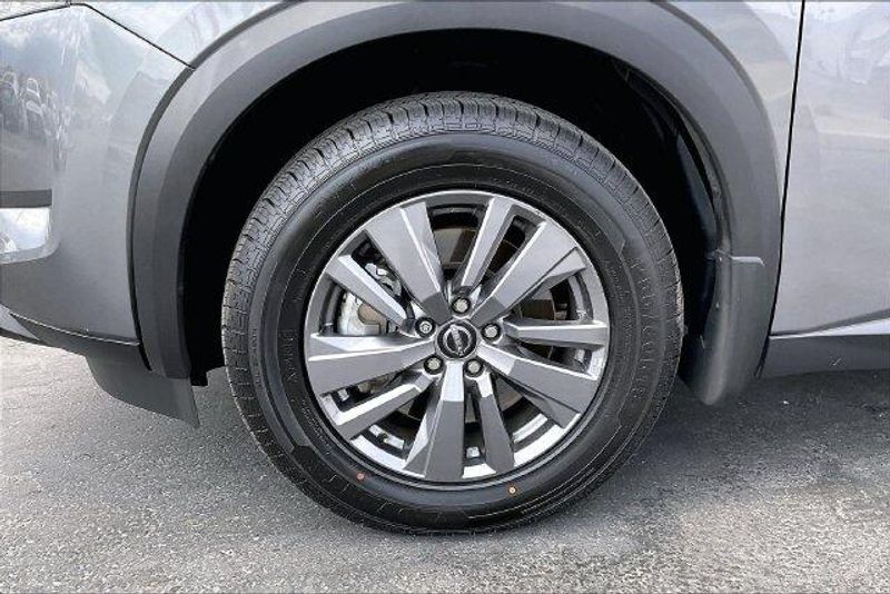 Used 2025 Nissan Pathfinder SImage 8