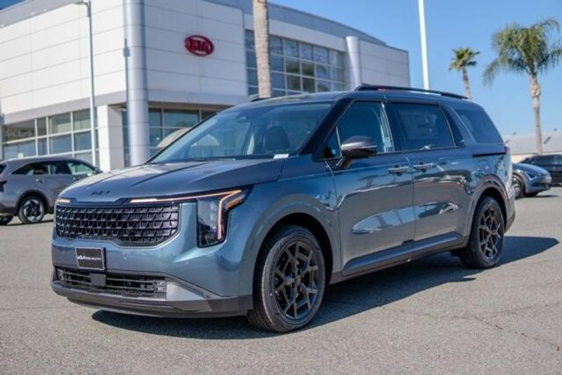 2025 Kia Carnival Hybrid SXImage 3