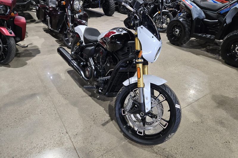 2025 INDIAN MOTORCYCLE INDIAN 101 SCOUT GHOST WHITE METALLIC WITH GRAPHICS 