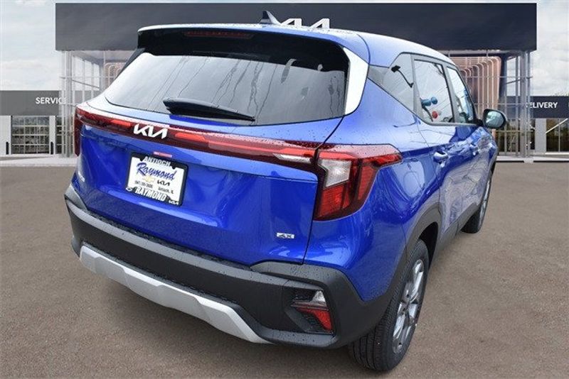 2024 Kia Seltos LXImage 3