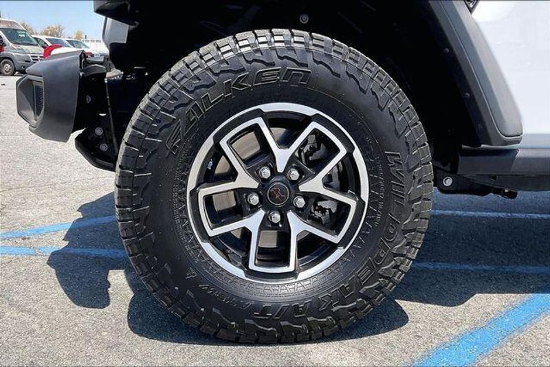 Used 2024 Jeep Gladiator RubiconImage 8