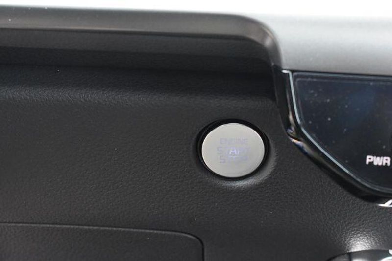 New 2026 Kia Carnival Hybrid SXImage 32