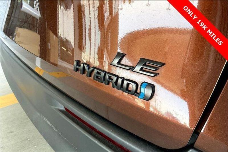 Used 2022 Toyota Sienna LEImage 7