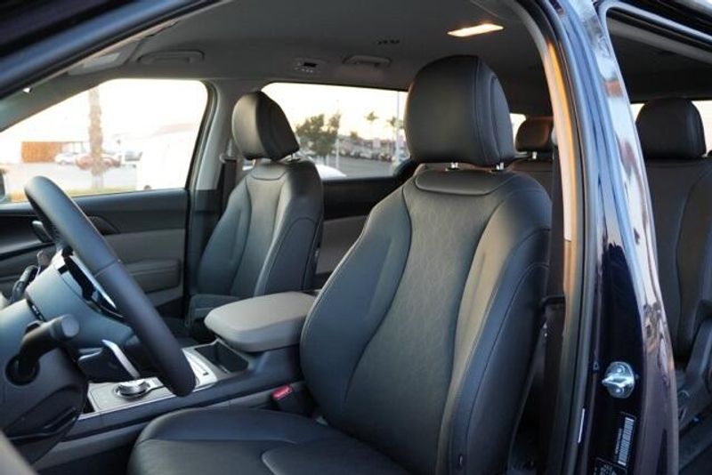 New 2026 Kia Carnival Hybrid LXSImage 11