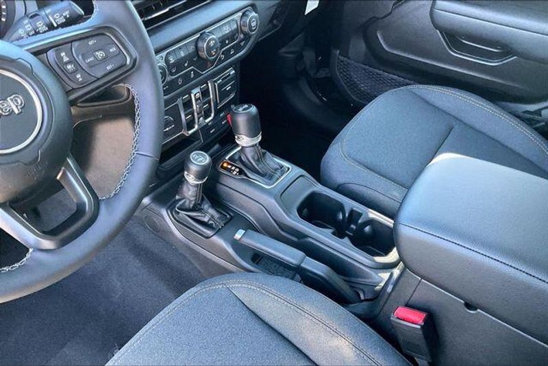 New 2026 Jeep Wrangler 4-door Sport SImage 7