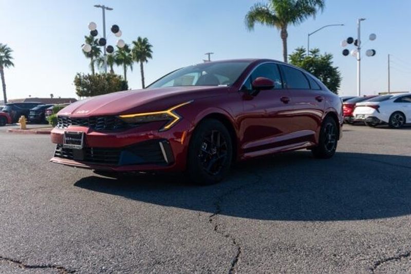 New 2025 Kia K5 LXSImage 3