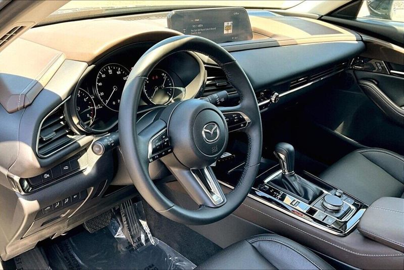 2024 Mazda CX-30 2.5 S Premium PackageImage 9