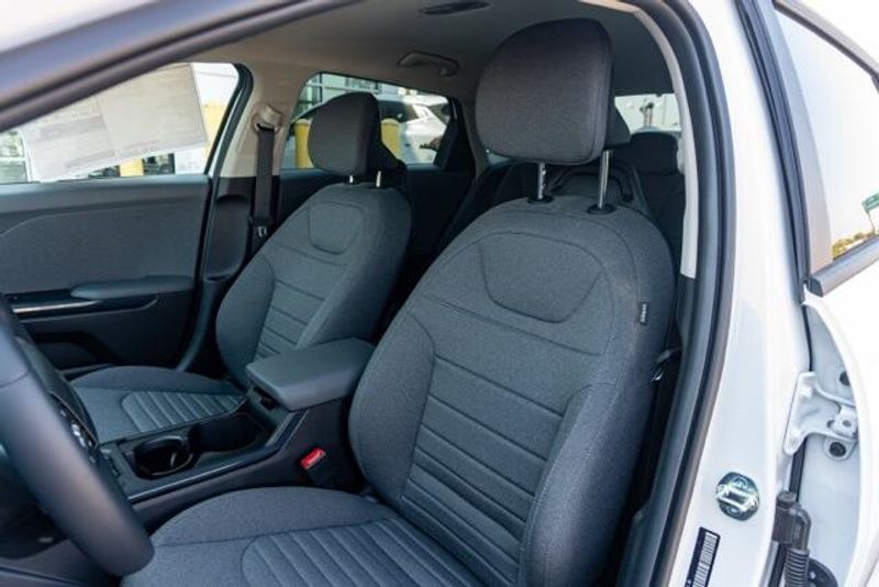 New 2025 Kia K4 EXImage 11