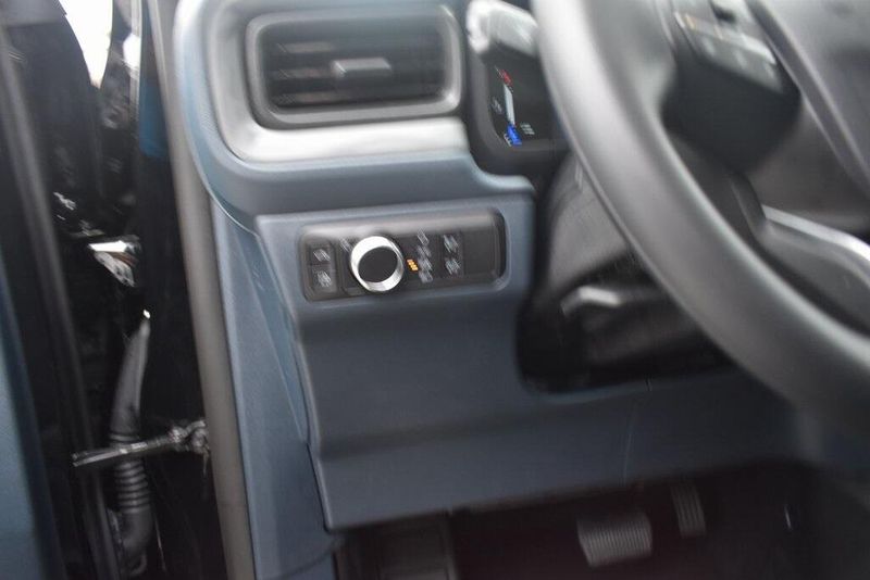 New 2025 Ford Maverick XLImage 14