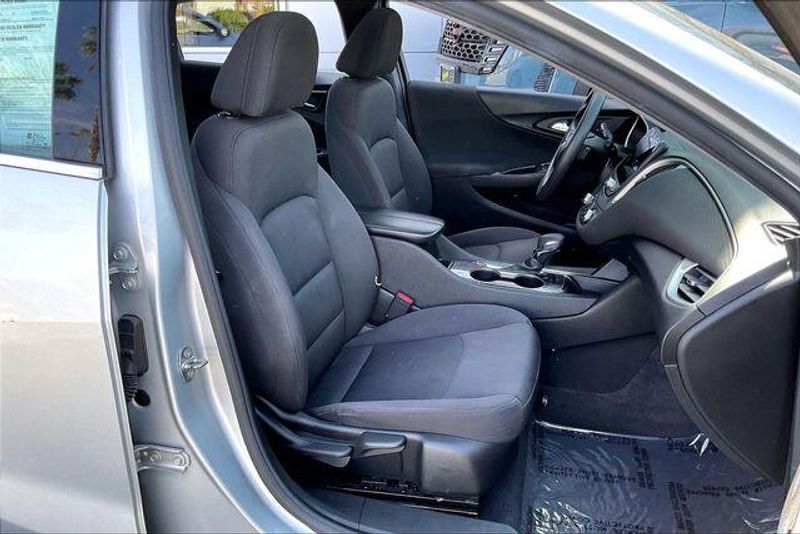 Used 2022 Chevrolet Malibu LTImage 6