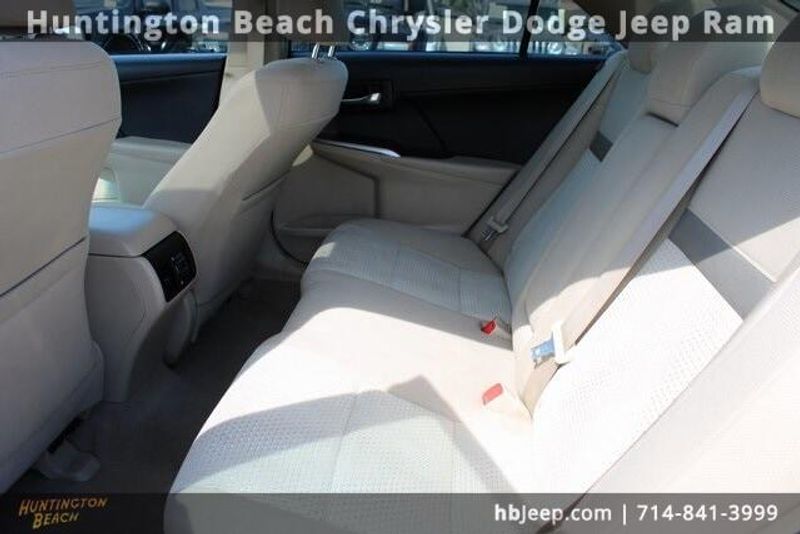 2014 Toyota Camry XLEImage 27