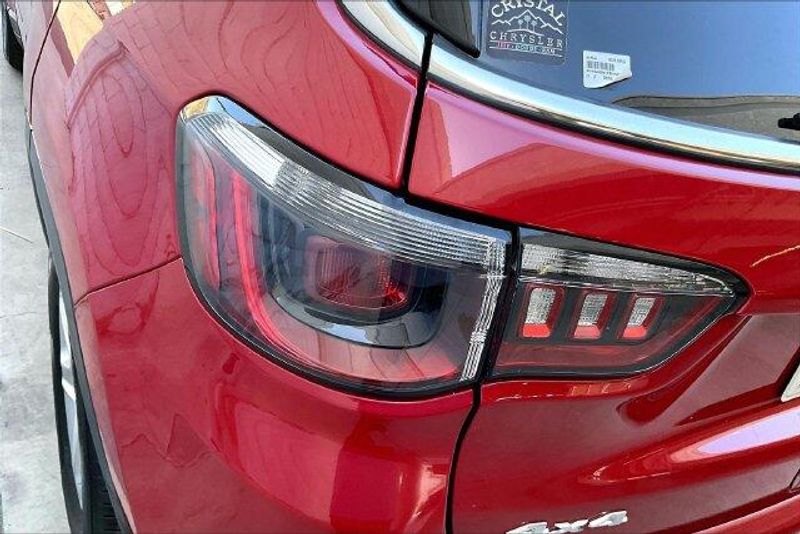 Used 2023 Jeep Compass LatitudeImage 28