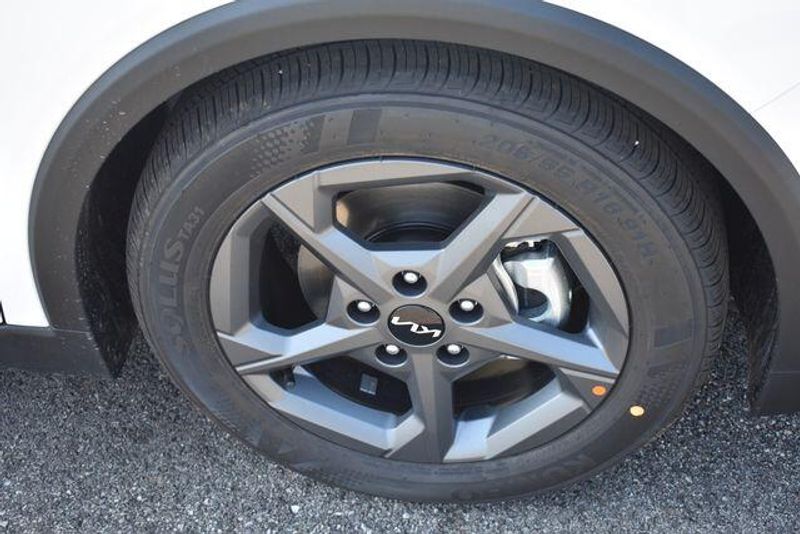 New 2026 Kia K4 LXSImage 12