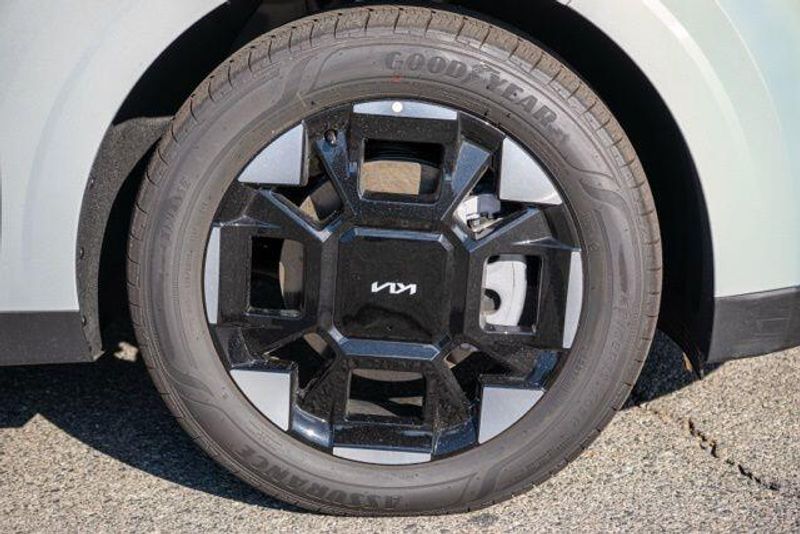 New 2026 Kia Carnival EXImage 9