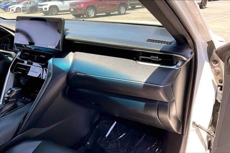Used 2021 Toyota Venza LimitedImage 16