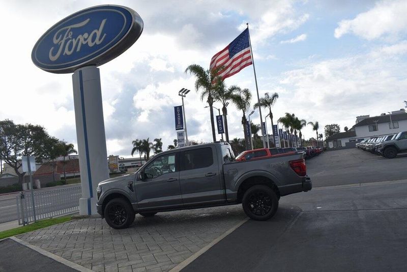 2025 Ford F-150 PlatinumImage 30
