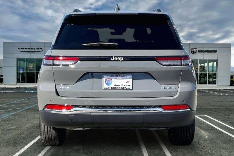 New 2027 Jeep Grand Cherokee Laredo X 4x4Image 3