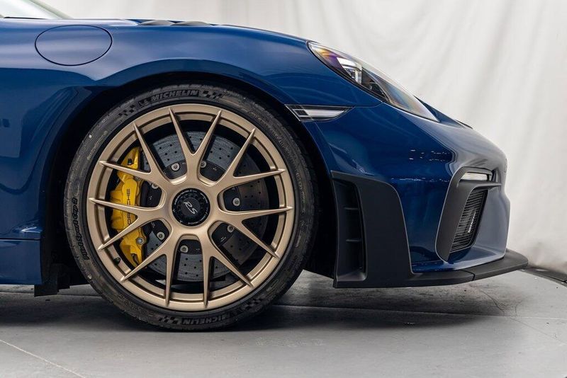 2023 Porsche 718 Cayman GT4 RSImage 9