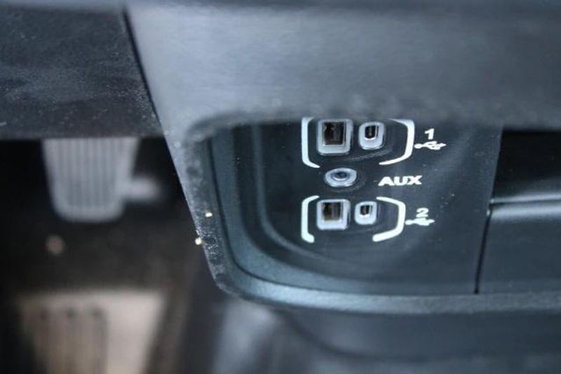2023 RAM 3500 Chassis Cab Tradesman/SLTImage 25