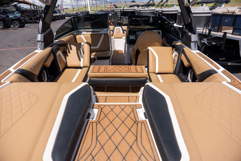 USED 2019 TIGE 2 RZX Image 11