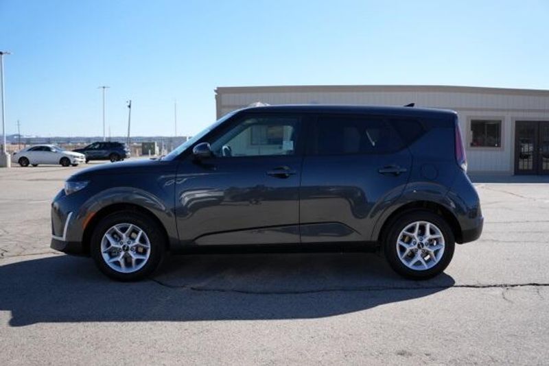 Used 2025 Kia Soul SImage 4