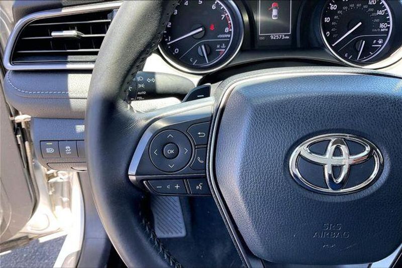 Used 2021 Toyota Camry SEImage 18