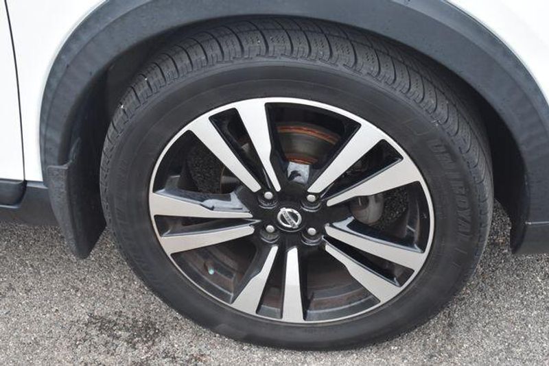 Used 2018 Nissan Kicks SVImage 11