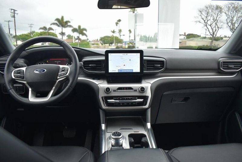 Used 2023 Ford Explorer XLTImage 11