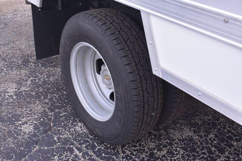 New 2025 Chevrolet Express 3500 Work VanImage 15