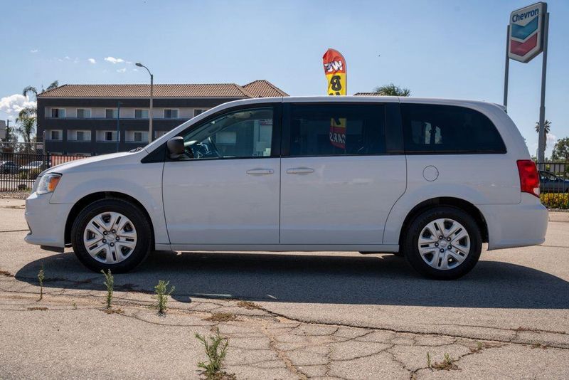 Used 2018 Dodge Grand Caravan SEImage 4