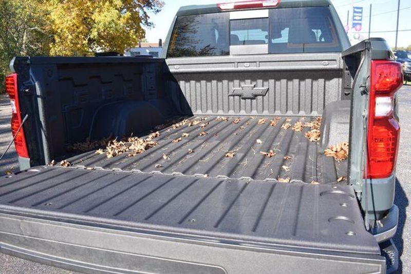 New 2025 Chevrolet Silverado 1500 LTImage 18