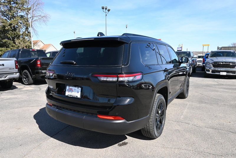 2025 Jeep Grand Cherokee L Altitude XImage 8