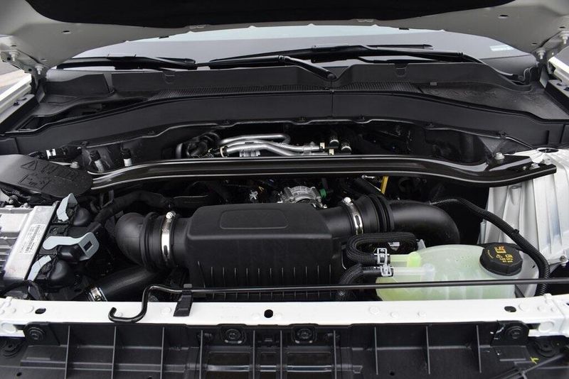 New 2025 Ford Explorer STImage 24