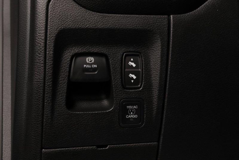 2025 RAM 1500 Laramie Crew Cab 4x4 5