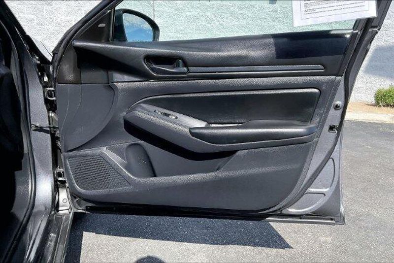 Used 2025 Nissan Altima 2.5 SImage 23