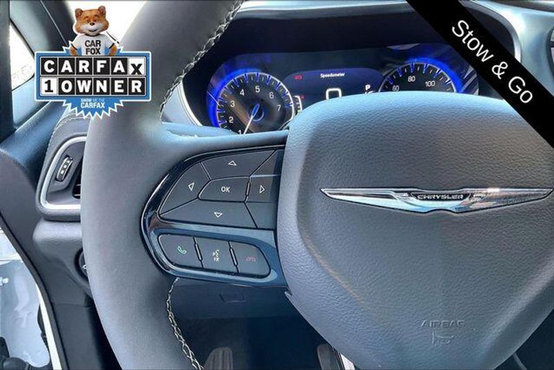 Used 2026 Chrysler Pacifica LimitedImage 18
