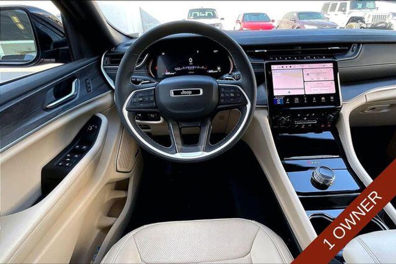 Used 2023 Jeep Grand Cherokee LimitedImage 4
