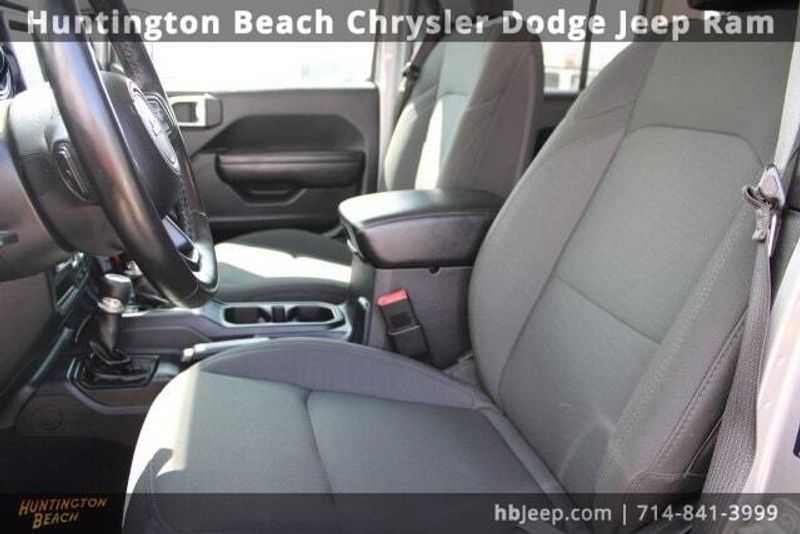 2021 Jeep Wrangler Unlimited WillysImage 32