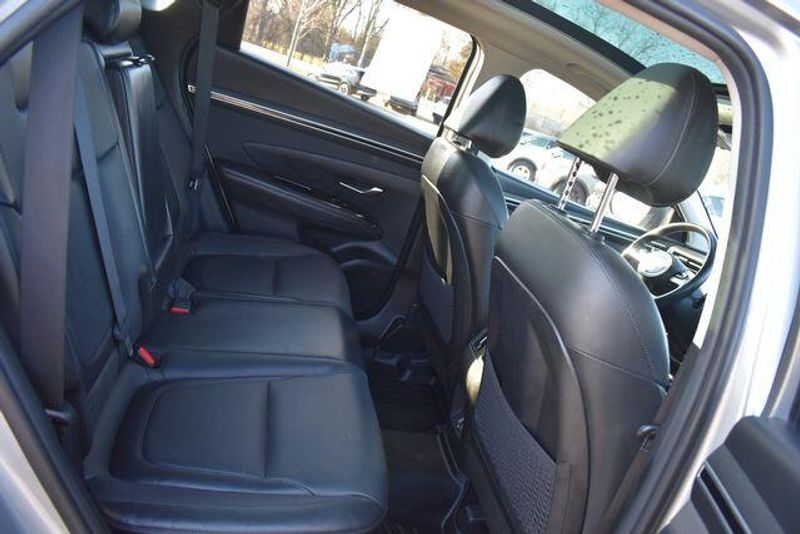 Used 2022 Hyundai Tucson Hybrid LimitedImage 16