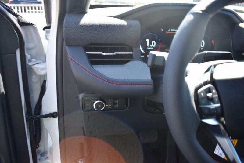 New 2025 Ford Explorer STImage 19