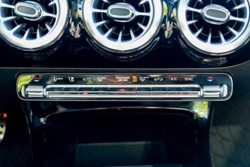 2022 Mercedes Benz CLA 250 photo 42