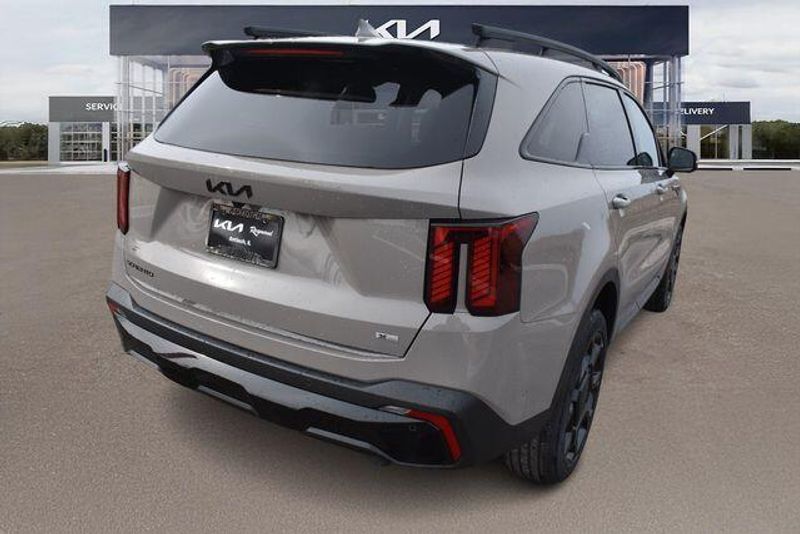 New 2026 Kia Sorento X-Line SXImage 4
