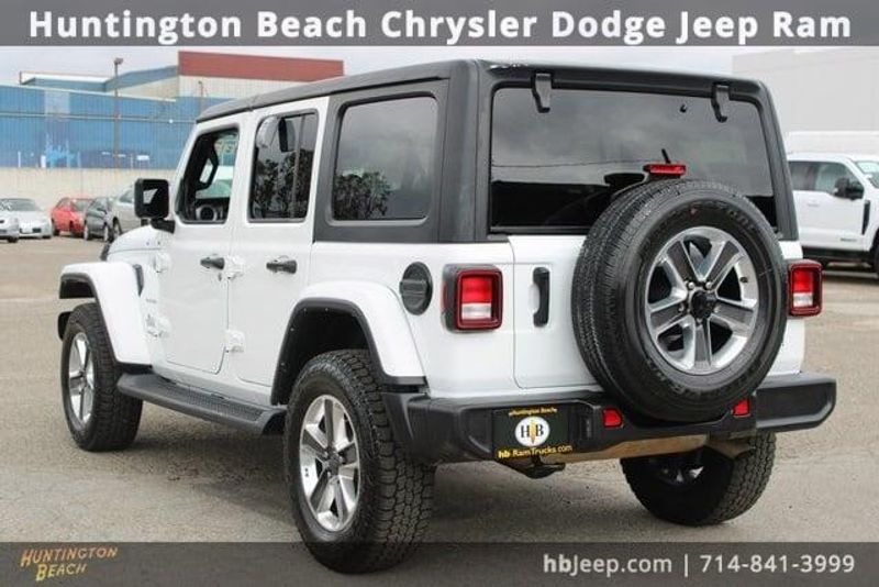 2022 Jeep Wrangler Unlimited SaharaImage 3