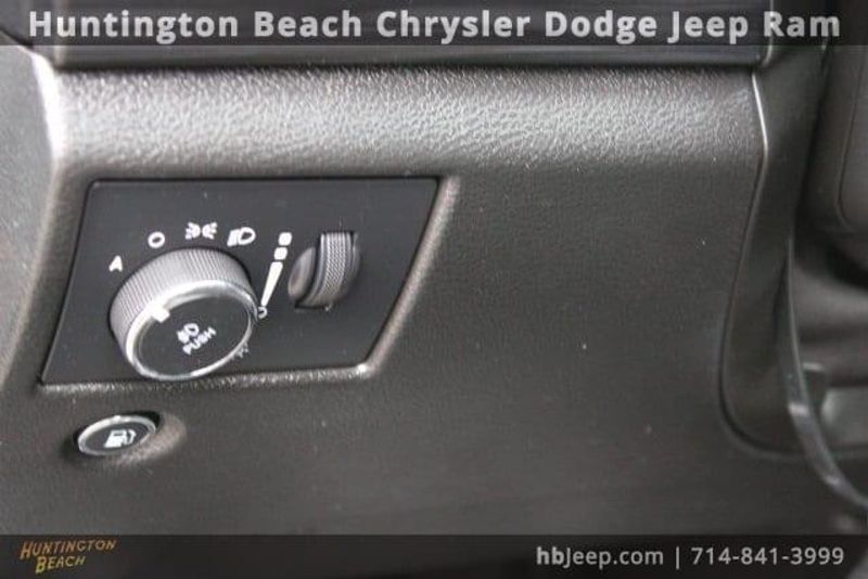 2021 Jeep Grand Cherokee Laredo XImage 13