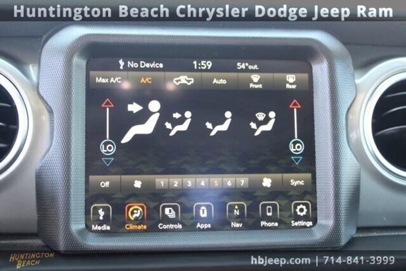 2022 Jeep Gladiator OverlandImage 29