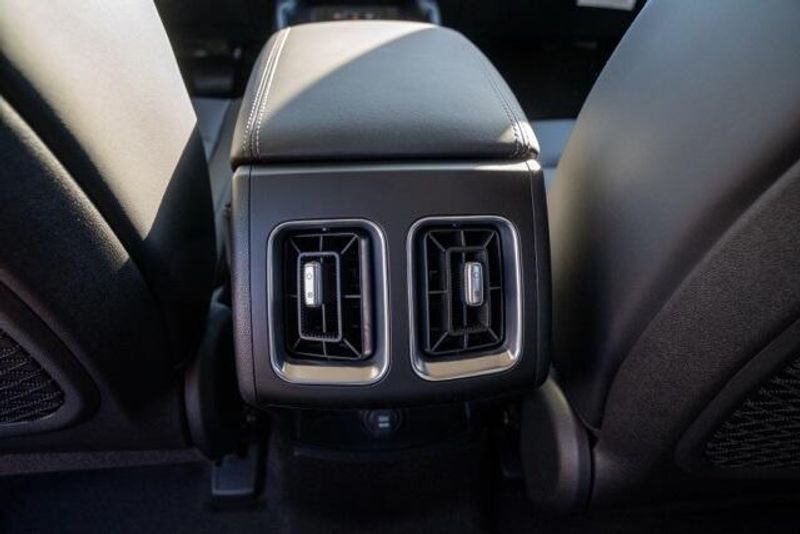 New 2026 Kia Sorento Hybrid EXImage 18