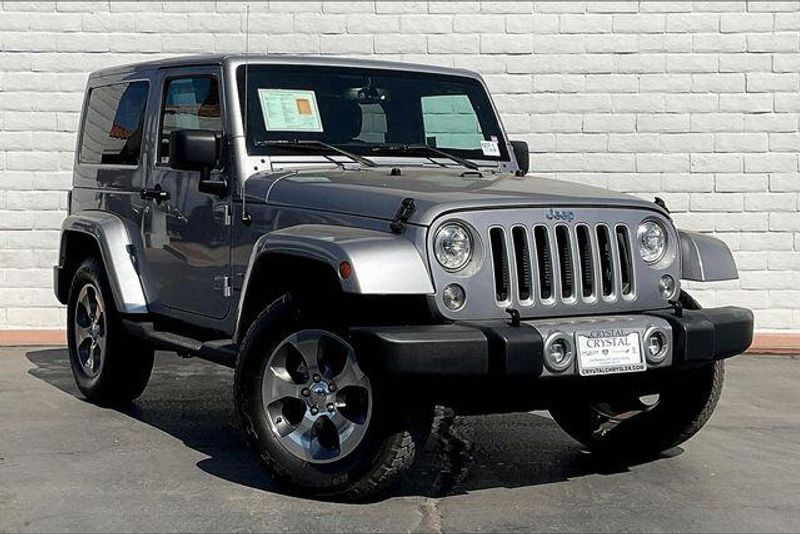 Used 2018 Jeep Wrangler JK SaharaImage 11