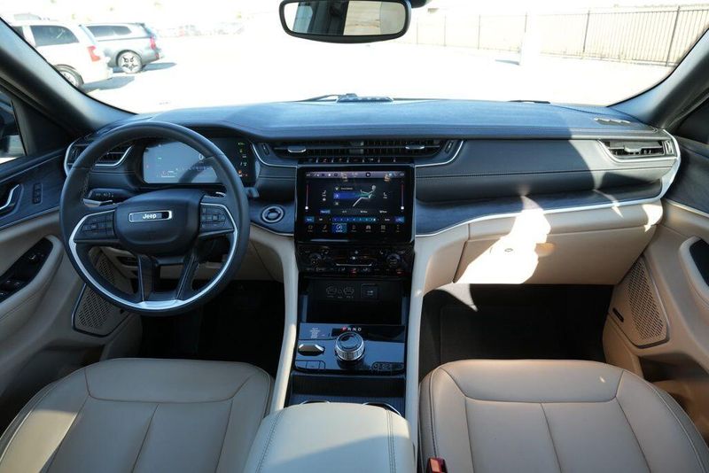 Used 2024 Jeep Grand Cherokee 4xeImage 19