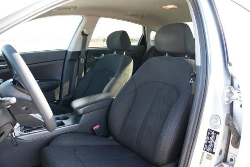 Used 2019 Kia Optima LXImage 12